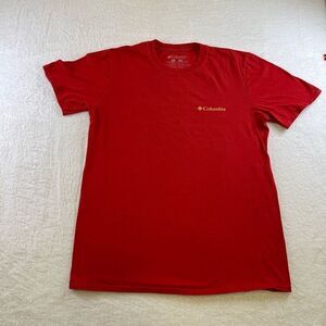 Columbia Sportswear Company T-Shirt Mediun Red Short Sleeve Back Hiking Graphic